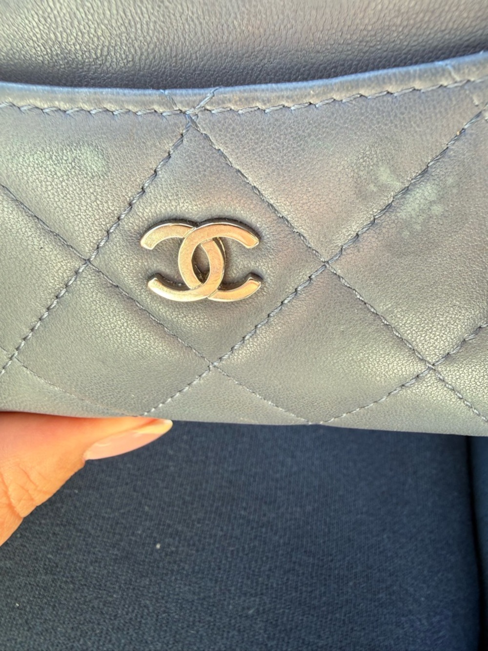 CHANEL Quilted Card Holder in Metallic Gray with Gold CC - Picture 10 of 11